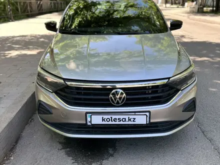 Volkswagen Polo 2022 года за 7 000 000 тг. в Алматы