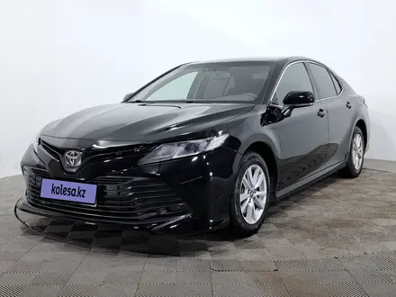 Toyota Camry 2019 года за 8 990 000 тг. в Астана