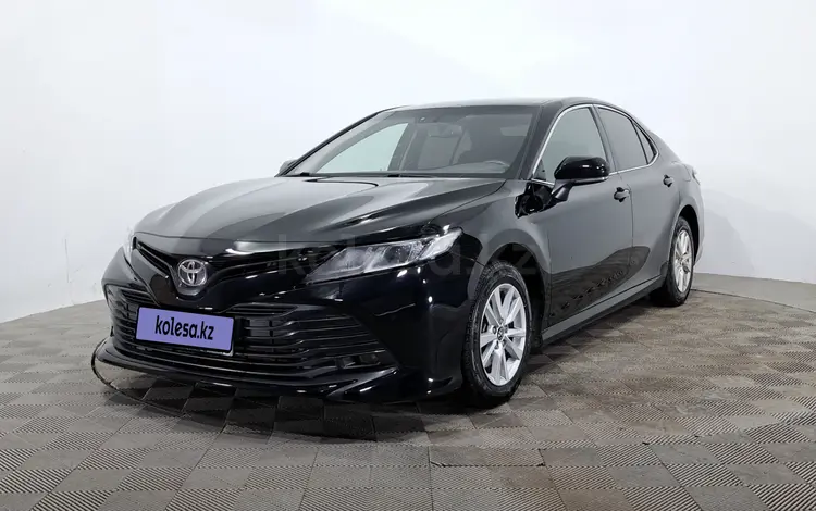 Toyota Camry 2019 года за 10 600 000 тг. в Астана