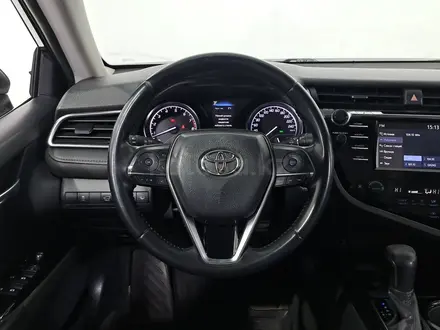 Toyota Camry 2019 года за 8 990 000 тг. в Астана – фото 13
