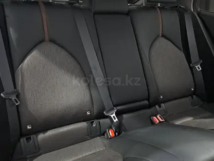 Toyota Camry 2019 года за 8 990 000 тг. в Астана – фото 16
