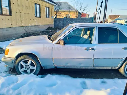 Mercedes-Benz E 230 1989 года за 800 000 тг. в Мерке – фото 3