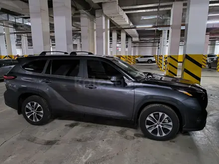 Toyota Highlander 2023 года за 28 000 000 тг. в Астана – фото 12