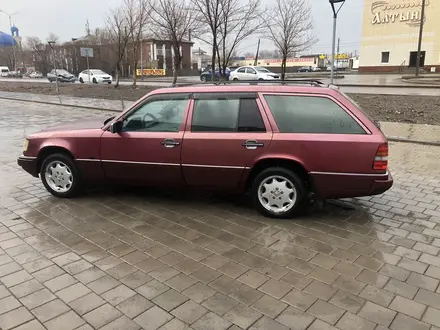 Mercedes-Benz E 200 1991 года за 2 000 000 тг. в Караганда – фото 10