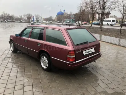 Mercedes-Benz E 200 1991 года за 2 000 000 тг. в Караганда – фото 9