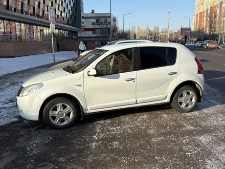 Renault Sandero 2013 года за 3 500 000 тг. в Астана