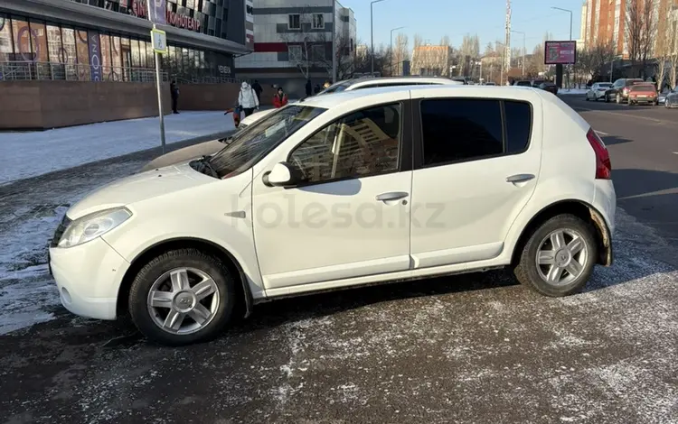 Renault Sandero 2013 годаfor3 500 000 тг. в Астана