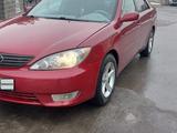 Toyota Camry 2005 года за 6 200 000 тг. в Алматы – фото 2