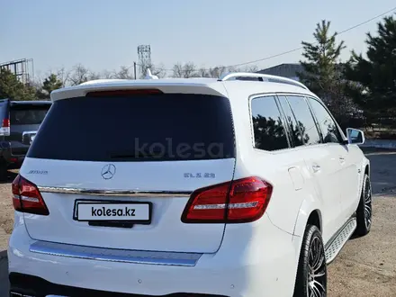 Mercedes-Benz GLS 63 AMG 2017 года за 28 000 000 тг. в Алматы – фото 13