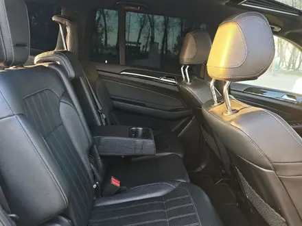 Mercedes-Benz GLS 63 AMG 2017 года за 28 000 000 тг. в Алматы – фото 29