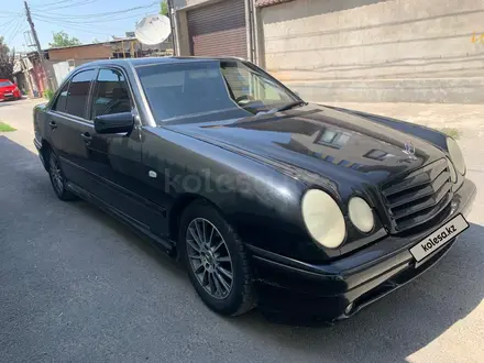 Mercedes-Benz E 320 1997 года за 3 000 000 тг. в Шымкент – фото 4