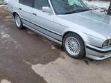 BMW 525 1992 года за 1 300 000 тг. в Шу – фото 4