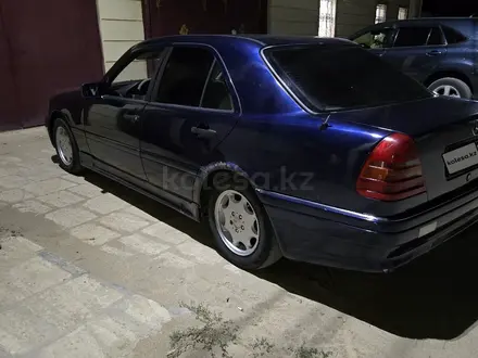 Mercedes-Benz C 230 1996 года за 800 000 тг. в Жанаозен – фото 3