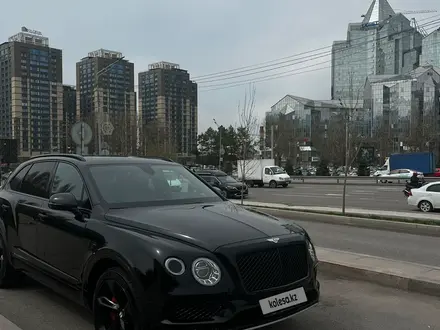 Bentley Bentayga 2019 года за 95 000 000 тг. в Алматы