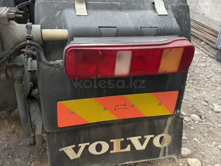 Подкрылок VOLVO FH FM за 50 000 тг. в Алматы