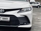 Toyota Camry 2023 года за 16 500 000 тг. в Алматы – фото 3