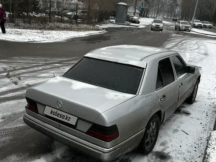 Mercedes-Benz E 260 1992 года за 1 500 000 тг. в Усть-Каменогорск – фото 4