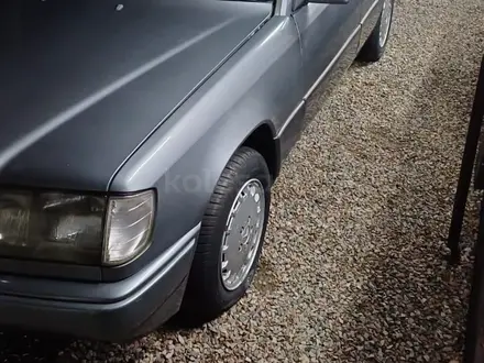 Mercedes-Benz E 300 1990 года за 1 650 000 тг. в Алматы – фото 2