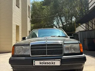 Mercedes-Benz E 320