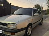 Volkswagen Golf 1995 года за 1 850 000 тг. в Шымкент – фото 2