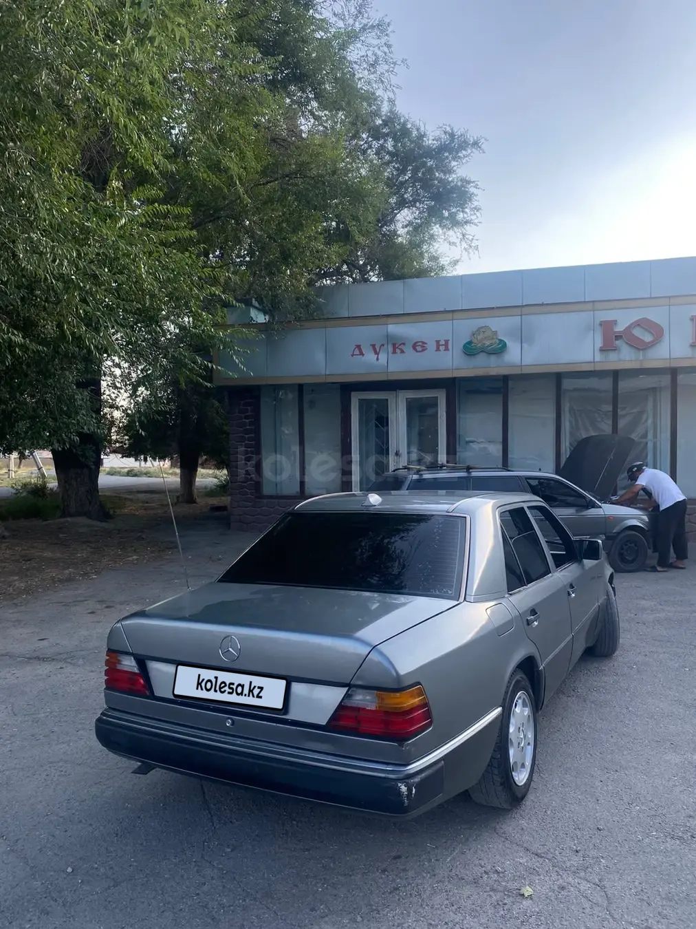 Mercedes-Benz E-Class, 1993