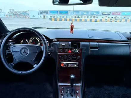 Mercedes-Benz E 240 1998 года за 2 650 000 тг. в Караганда – фото 11