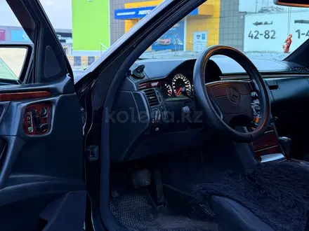 Mercedes-Benz E 240 1998 года за 2 650 000 тг. в Караганда – фото 13