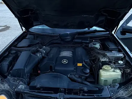 Mercedes-Benz E 240 1998 года за 2 650 000 тг. в Караганда – фото 16