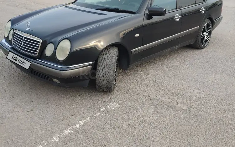 Mercedes-Benz E 240 1998 года за 2 650 000 тг. в Караганда