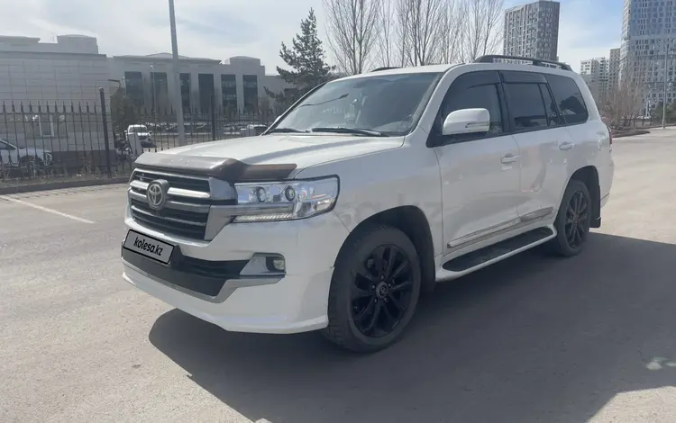 Toyota Land Cruiser 2020 года за 36 000 000 тг. в Астана