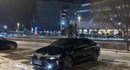 Toyota Camry 2018 года за 13 300 000 тг. в Шымкент – фото 2