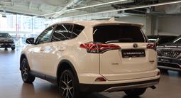 Toyota RAV4 2017 годаүшін12 390 000 тг. в Астана – фото 4