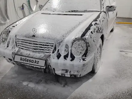 Mercedes-Benz E 200 2000 года за 3 600 000 тг. в Кокшетау – фото 3