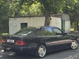 Mercedes-Benz E 320 1997 года за 3 500 000 тг. в Алматы – фото 3