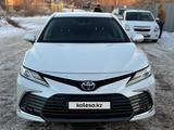 Toyota Camry 2021 года за 16 300 000 тг. в Астана