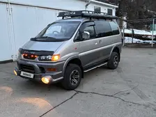 Mitsubishi Delica, 1999