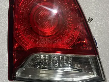 Фонарь левый на крышку багажника Land Cruiser 200 2012-2015 за 50 000 тг. в Караганда