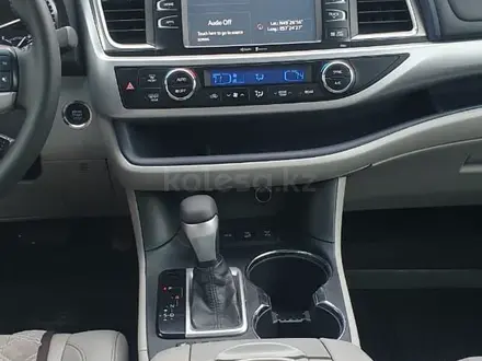 Toyota Highlander 2014 года за 16 000 000 тг. в Актобе – фото 8