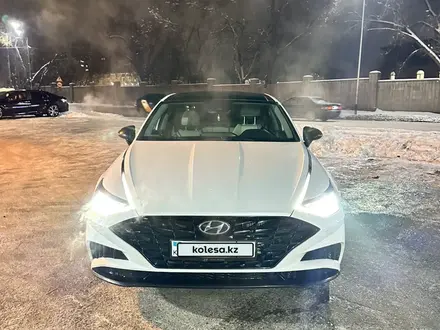 Hyundai Sonata 2020 года за 11 000 000 тг. в Алматы – фото 2