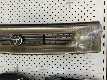 Решетка радиатора Toyota Lusida 1994 г. В. Оригинал. за 30 000 тг. в Караганда – фото 3