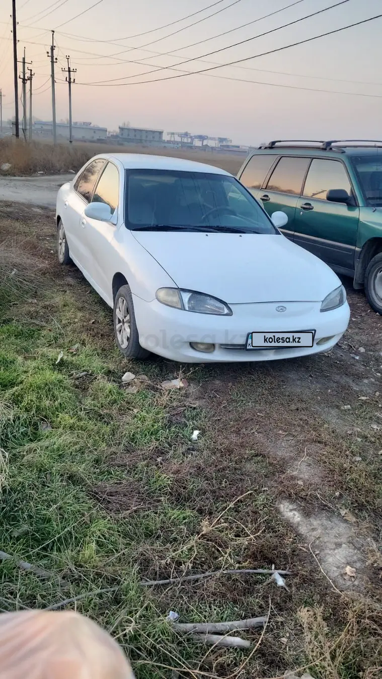 Hyundai Avante, 1998