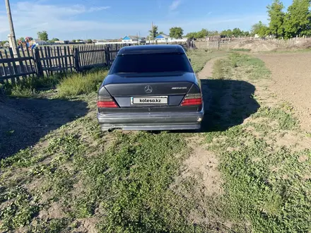Mercedes-Benz E 230 1993 года за 950 000 тг. в Караганда – фото 7