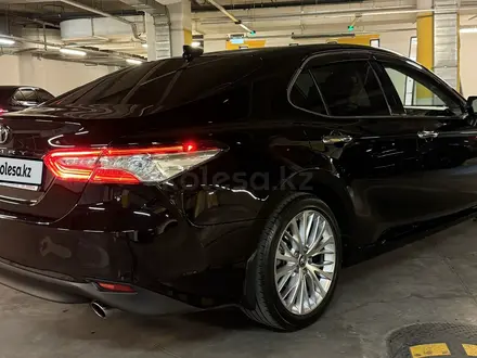 Toyota Camry 2019 года за 14 400 000 тг. в Алматы – фото 5