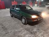 Volkswagen Golf 1994 годаүшін1 300 000 тг. в Караганда