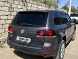 Volkswagen Touareg 2008 года за 5 700 000 тг. в Актау – фото 2