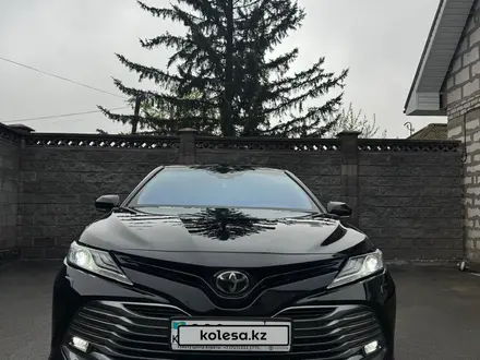 Toyota Camry 2020 года за 15 000 000 тг. в Астана – фото 2