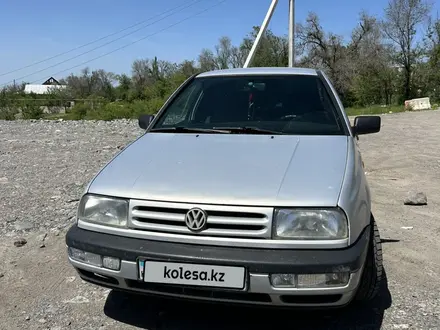 Volkswagen Vento 1995 года за 2 000 000 тг. в Есик – фото 2