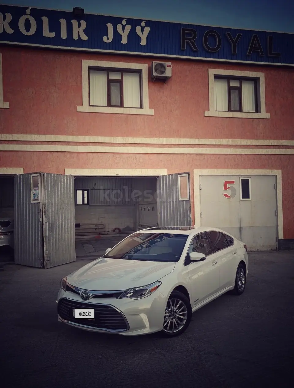 Toyota Avalon, 2016