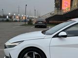 Hyundai Elantra 2021 годаүшін9 500 000 тг. в Шымкент – фото 5