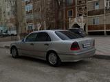 Mercedes-Benz C 200 1998 годаүшін3 300 000 тг. в Кульсары – фото 4